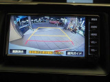 バックモニター付。後退時にはナビの画面が後方視界を映し出してくれますので非常に便利ですよ