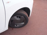 155/65R14タイヤ+おしゃれな専用ホイールカバーです。スタッドレスタイヤや各種オプションのご注文も承っております(^^)!