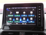 ナビゲーション+AV 2画面表示(デュアルウィンドウ)、TV、FM/AM、Bluetooth Audio、microSDカード(音楽/動画ファイル再生)、ハンズフリーフォン、スマホでの地図更新が可能な高性能大型ナビです。