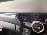 【シートヒーター】シートヒーター装備車です。寒い冬に乗車中とても暖かく快適に移動できます。冷え性の方にピッタリの装備です!