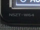 トヨタ純正スタンダードナビ(NSZT-W64)が装備されているので、普段の使い勝手もロングドライブも快適です。