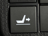 【ロングスライド】ロングスライドモードになり、運転席の位置を、より後席に近くにスライドできます!助手席を前にスライドさせれば、運転席と後席の車内移動もラクラクです!
