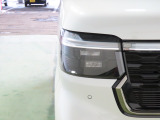 LEDヘッドライトは、点灯の瞬間から光量を発揮し、突然暗くなるトンネルなどでの安定感を高めます。