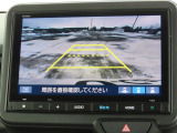 リアワイドカメラシステム!従来の視野に加えて、後方側方を約180&deg;まで見えるワイドビューと、後方を真上から見たような視野で駐車時などに便利なトップダウンビューの3つの視野があります!
