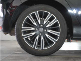 アルミホイール装着車です!これで足元まわりもおしゃれにきまります!
