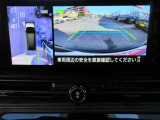 車の真上から見下ろしたような360度視界の良い『アラウンドビューモニター』です♪♪ 苦手な狭い駐車場、暗い所でも確認ができてとっても安心です♪♪