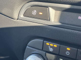 寒い日にはとても重宝するシートヒーターが運転席・助手席に装備されています。