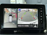 アラウンドビューモニターは、車両の周囲を360度見渡せるカメラシステムです。駐車時の死角をなくし、安全な運転をサポートします。駐車時の死角をなくして、安心・安全な運転を実現できます。
