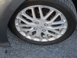 アルミホイールを装備しております。