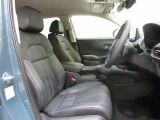 ゆったり大きくサポートも深いフロントシートです。室内はクリーニング済みです。