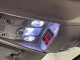 フロントの室内灯マップランプはLEDです。