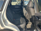 リアシートも厚みのあるシートでホールド感があり、長距離のドライブでも疲れを少なくさせてくれます。
