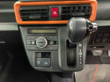 電動パーキングブレーキ装備です!オート機能にしておけば自動でサイドブレーキを作動・解除してくれるので、サイドブレーキのかけ忘れ・解除し忘れを防げます♪慣れてしまうと、とっても便利な機能です(^^♪