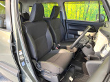運転席シート廻りは使用感も少なく、良好な状態となっています。前オーナー様が丁寧に使っていたことがよくわかりますね。