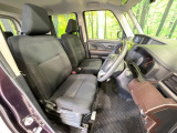 運転席シート廻りは使用感も少なく、良好な状態となっています。丁寧に使われていたことがよくわかりますね。