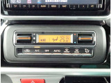 オートエアコンを装備しておりますので、四季を通じて車内を快適な温度に保つことが出来ます!高級感が有りますね!