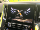 【BIG-X11インチナビ】人気の大画面BIG-Xナビを装備。専用設計で車内の雰囲気にマッチ!ナビ利用時のマップ表示は見やすく、テレビやDVDは臨場感がアップ!いつものドライブがグッと楽しくなります♪