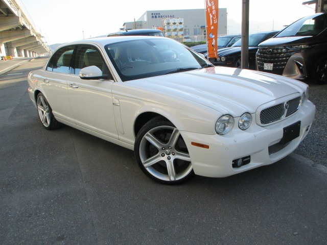 XJXJ 4.2 ソブリン社外地デジチューナー