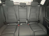 後部座席も快適な乗り心地です。実車ご確認の際、是非お確かめください。