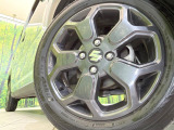 【純正15インチアルミホイール】外観にマッチした純正アルミホイールを装着しております。各種社外アルミホイールや、スタッドレスタイヤも取扱いしております。是非ご相談ください♪