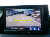 バック駐車の時などに役に立つバックカメラを搭載しております。