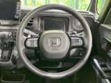 【純正革巻きステアリング】上質な革を使用することで、手にしっかり馴染みとても運転しやすいハンドルです♪