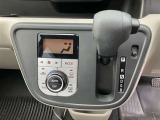 オートエアコンなので、お好みの温度に設定するだけで車内を快適空間にしてくれます。