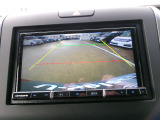 バック駐車の時などに役に立つバックカメラを搭載しております。