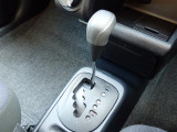 シフトノブはスレがなく、きれいな状態です。いつでも触れる部分がきれいだと大切に乗られていたことが分かりますよ。