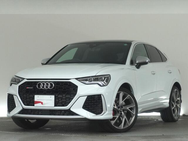 RS Q3スポーツバック2.5 4WD