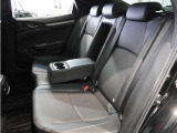 【セカンドシート】ゆったり快適に座っていただけますので、楽しくドライブに参加できます。