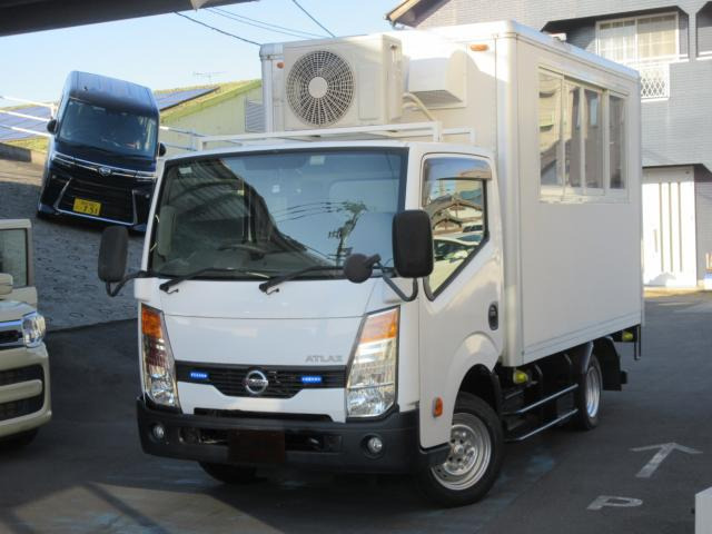 アトラス  移動販売車