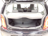 荷室は荷物を隠せるトノカバー付!充分な荷室の広さです!