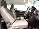 楽な姿勢で座ることが出来るので長時間の運転でも疲れにくいですし体もぶれにくいですよ。