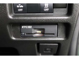 ETC機能に加え、渋滞回避支援や安全運転支援のサービスが受けられるETC2.0を装備!