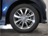 アルミホイール装着車です!これで足元まわりもおしゃれにきまります!