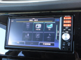 運転席&助手席シートヒーターが付いてます。寒い冬でもスイッチONで座面をあたたかくして、ドライブをさらに快適にしてくれます。HIとLOの2段階に温度設定が可能です。