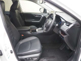 座り心地が良いシートなので長時間の運転でも快適にお過ごしいただけます。