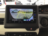 バックモニター付きで、車庫入れやバック時の後方確認をサポート。