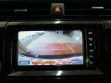 バックガイドモニターで、後方を確認しながら安心して駐車することができます。運転初心者も熟練者も必須の機能ですよ!
