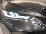LEDヘッドライトです。デザイン性がよくとても明るいので、夜間の走行や悪天候でも安心です。しかも長寿命!