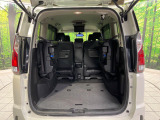後席を格納すると、これだけの広さが!シーンに合わせたシートアレンジで、大きな荷物も積むことが出来ます♪