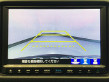 【バックカメラ】運転が苦手な方も車庫入れラクラクです!ギアをリバースに入れれば自動的に切り換わりますので、面倒な操作は不要です♪狭い駐車場もお車を傷つけず安心ですね!