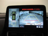 バックガイドモニターで、後方を確認しながら安心して駐車することができます。運転初心者も熟練者も必須の機能ですよ!