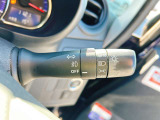【オートライト】車外の明るさを検知して、自動的にヘッドライトを点灯してくれます♪トンネルを走行する際にも、自動的に点灯してくれて便利な装備の1つです♪