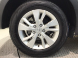 【アルミホイール】純正アルミホイール装備!足元を際立たせ、軽快な走りを演出します!印象もアップし、スタイルも引き締まります!スポーティーさの中にラグジュアリーを感じさせるデザインですね♪
