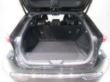 広々としたラゲージスペースを備えています。大きなものや長さのある荷物もしっかりと積み込めます。