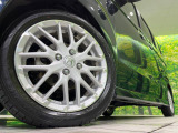 【純正15インチアルミホイール】外観にマッチした純正アルミホイールを装着しております。各種社外アルミホイールや、スタッドレスタイヤも取扱いしております。是非ご相談ください♪