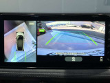 前後左右4つのカメラで、上から見たような映像をお届け、駐車時も安心、アラウンドビューモニター付(肉眼では確認し辛い左前の映像に切り替えることも可能です)。
