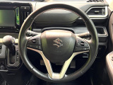 【純正革巻きステアリング】上質な革を使用することで、手にしっかり馴染みとても運転しやすいハンドルです♪